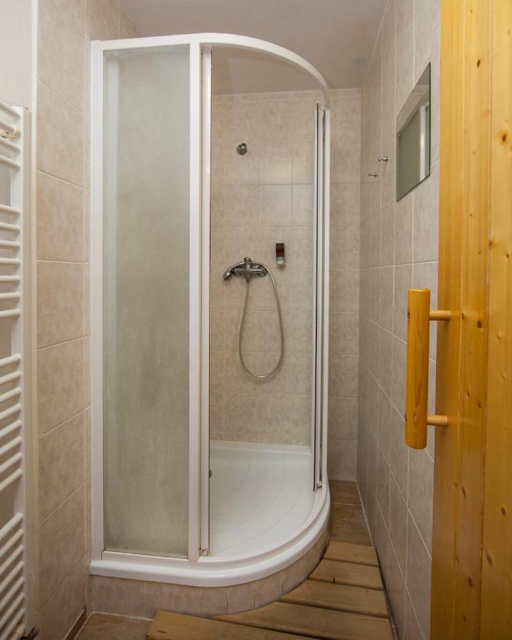 Vegzion - Vegan B&B Свобода-Над-Упоу Экстерьер фото