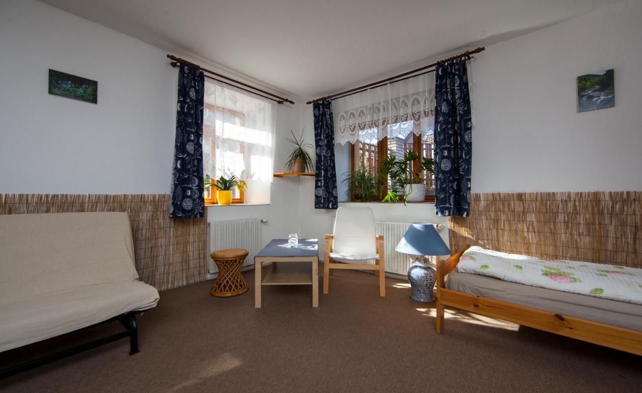 Vegzion - Vegan B&B Свобода-Над-Упоу Экстерьер фото
