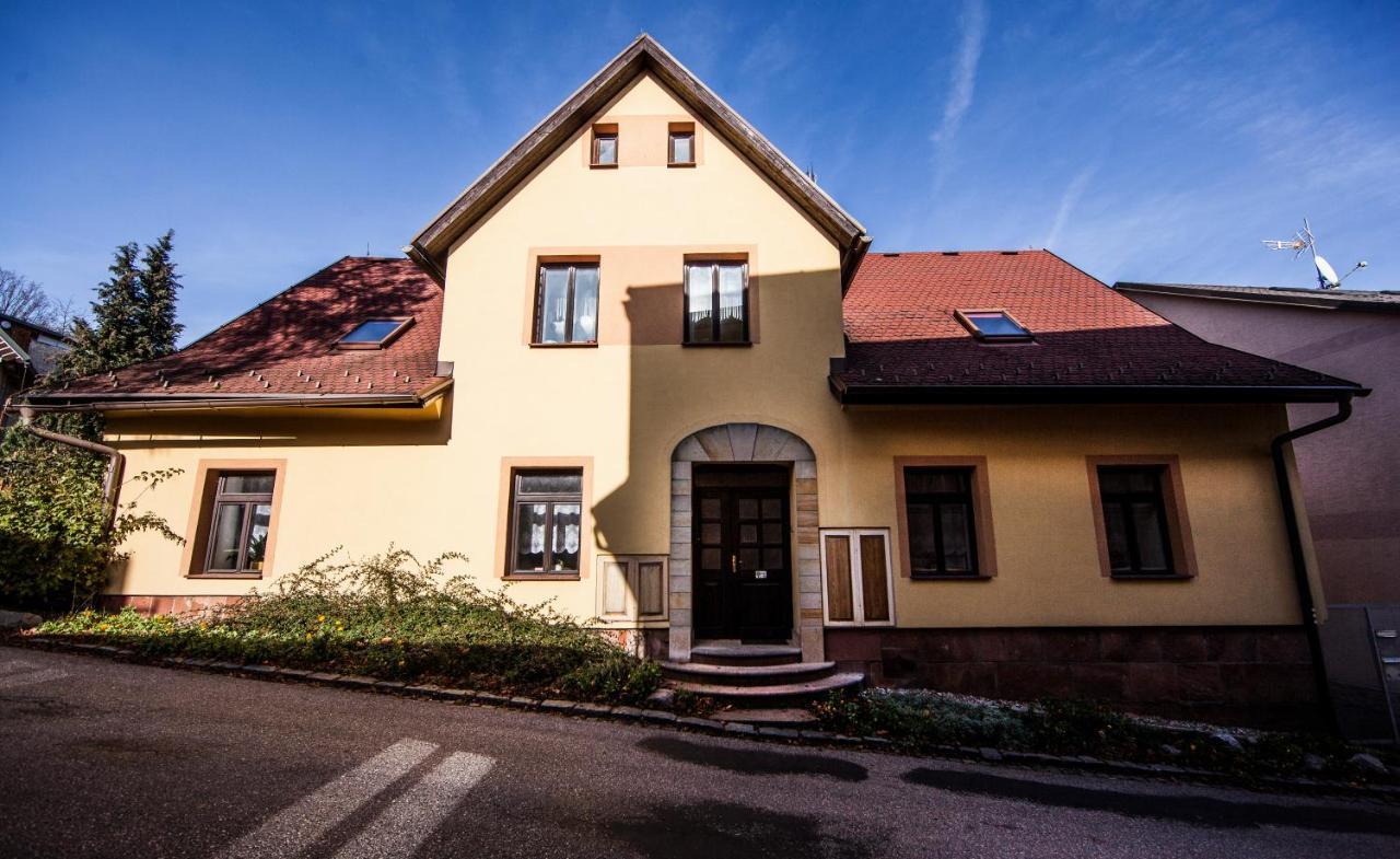 Vegzion - Vegan B&B Свобода-Над-Упоу Экстерьер фото