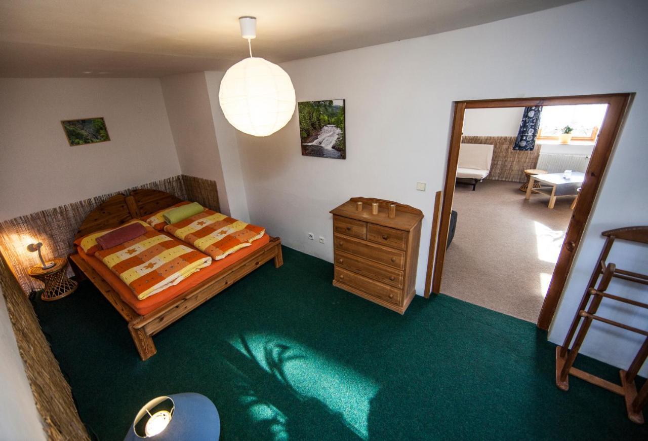 Vegzion - Vegan B&B Свобода-Над-Упоу Экстерьер фото