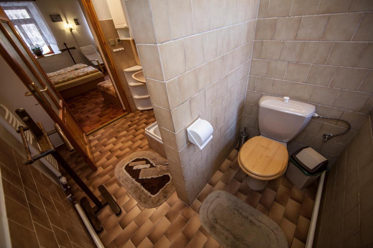 Vegzion - Vegan B&B Свобода-Над-Упоу Экстерьер фото